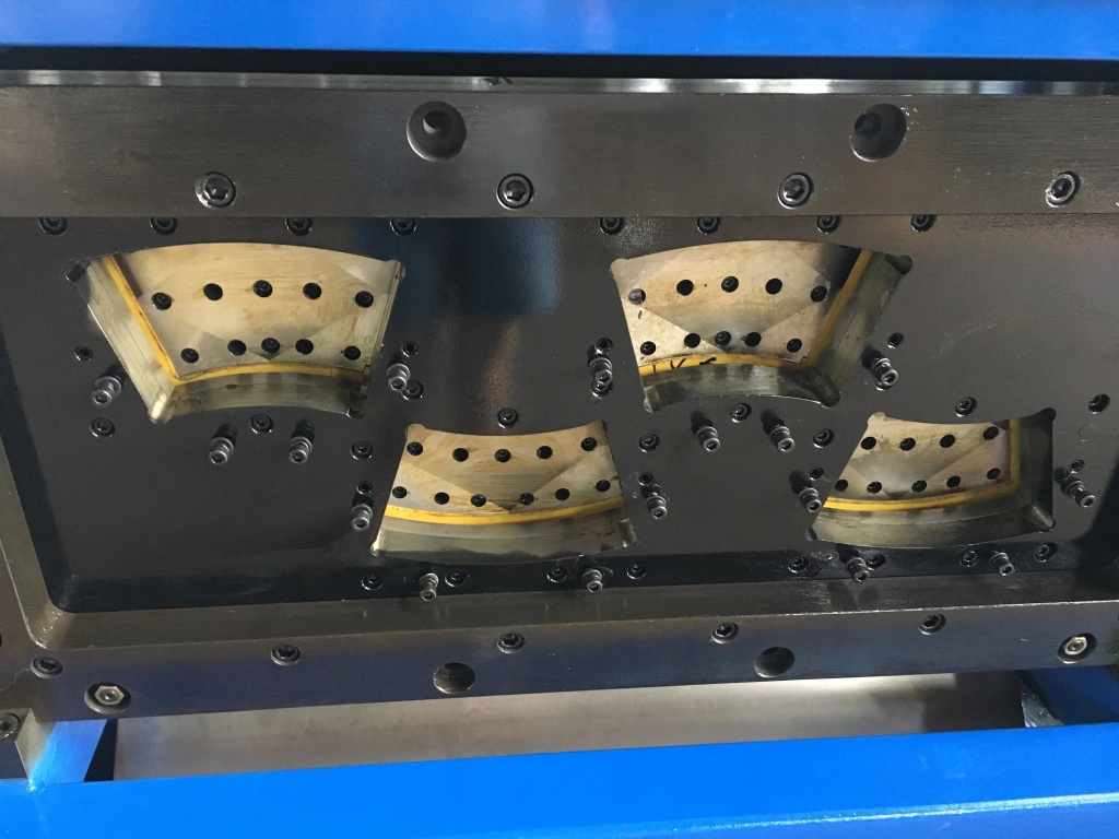 Станок для резки заготовок под бумажные стаканы JCQ850
