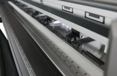 Автоматический плоттер с функцией фигурной резки M1600 Автоматический плоттер с функцией фигурной резки M1600