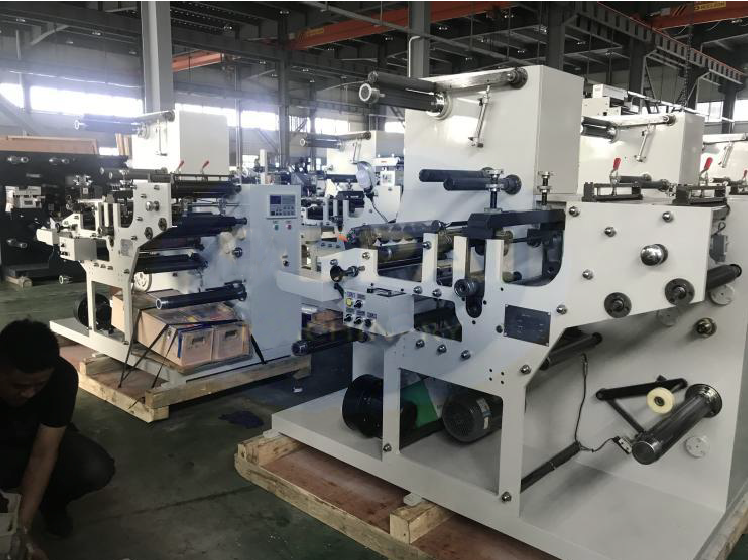 Продольно-резательный станок DP-DES320C1