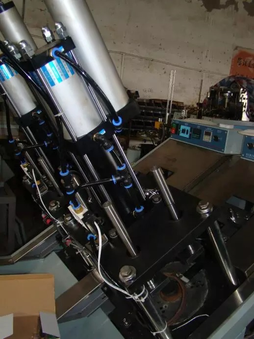 Станок для изготовления бумажных тарелок ZDJ-300K